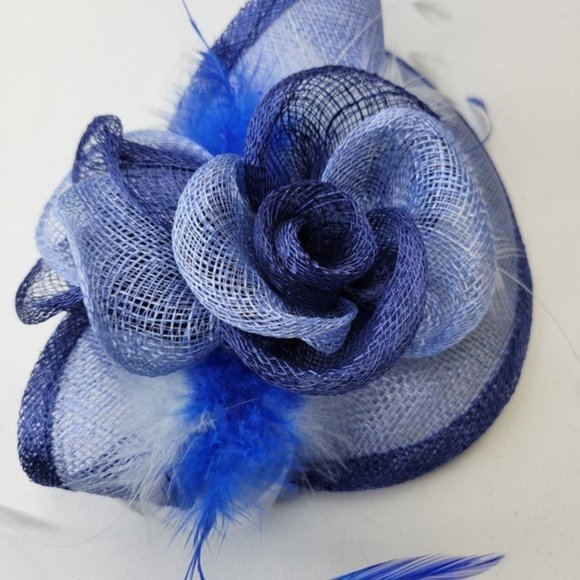 Blue Sinamay Comb Fascinator With Sinamay Rosettes and Blue White Feathers - Picture 9 of 10